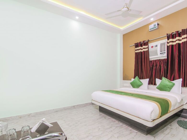 Hotel Oyo 6252 Deepak Palace