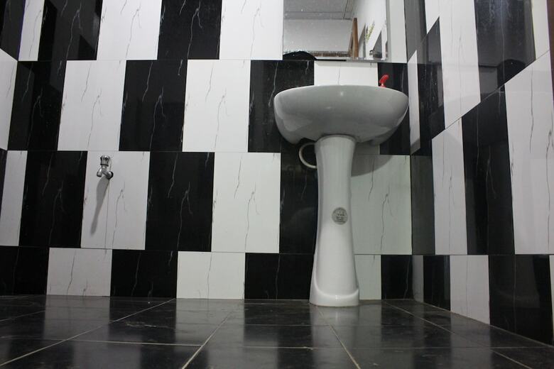 Hostal Hi Lanka Backpackers - Adults Only