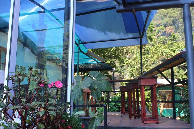 Hostal Hi Lanka Backpackers - Adults Only