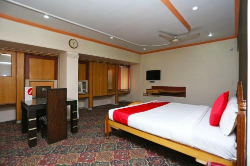 Oyo 15468 Hotel Sharda