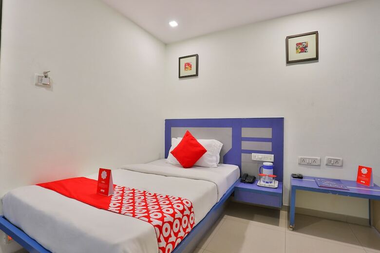 Oyo 13398 Hotel Relish