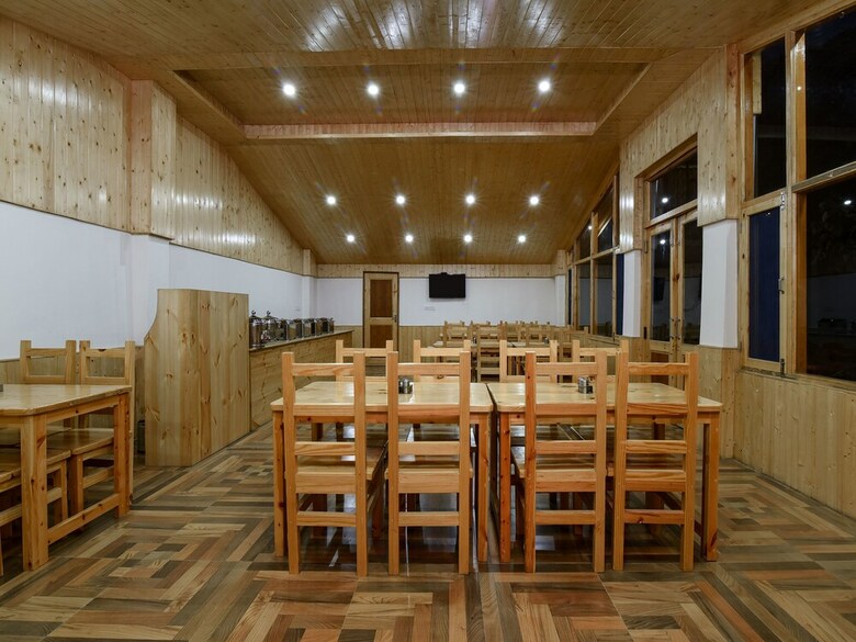 Oyo 15699 Hotel Conifer