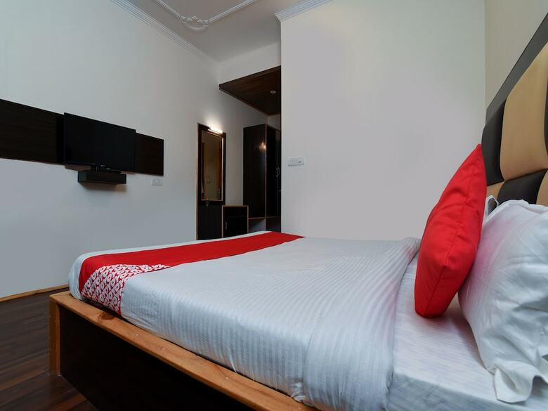 Oyo 15699 Hotel Conifer