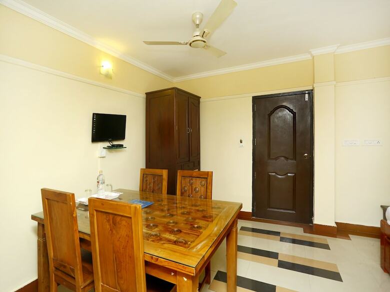 Hotel Oyo 2240 Krishna Regency