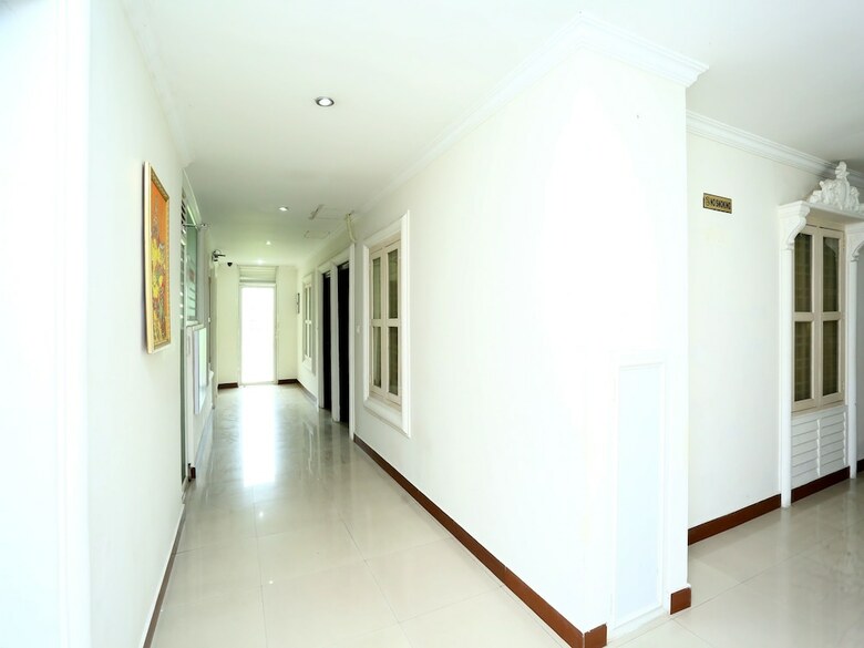 Hotel Oyo 2240 Krishna Regency