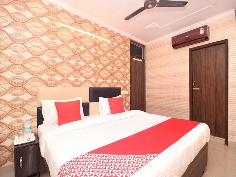 Oyo 15546 Hotel Kk
