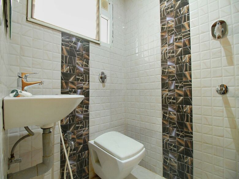 Apartamentos Oyo 15948 Hotel Srees