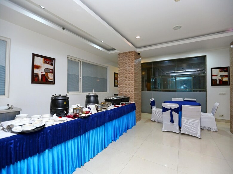 Hotel Oyo 16004 Le Crescent