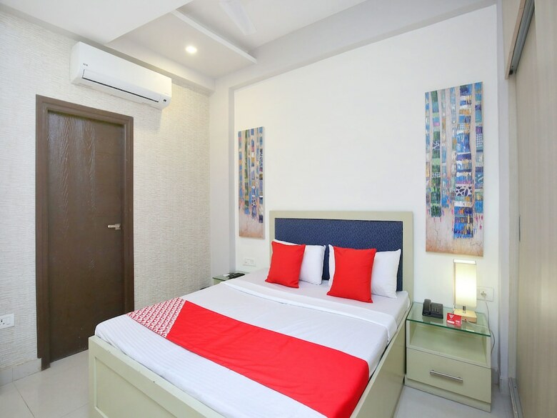 Apartamentos Oyo 14186 Royal Lake Suites