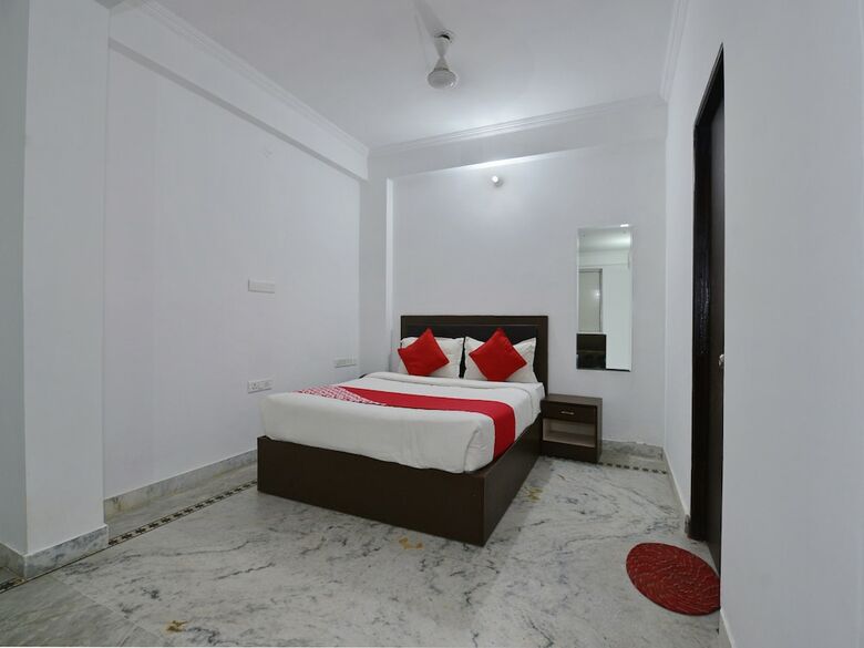 Oyo 3735 Hotel Chilana Tower