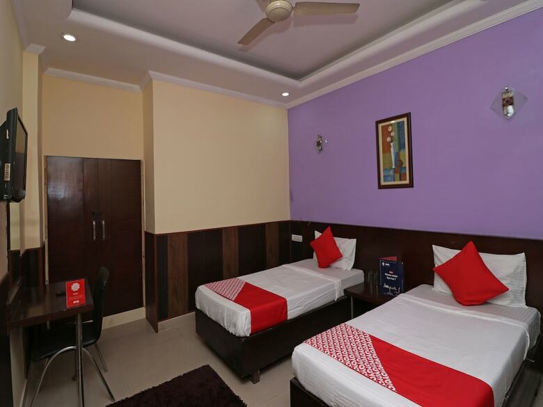 Oyo 3735 Hotel Chilana Tower