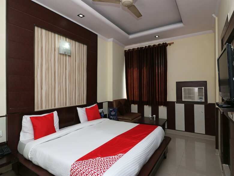 Oyo 3735 Hotel Chilana Tower