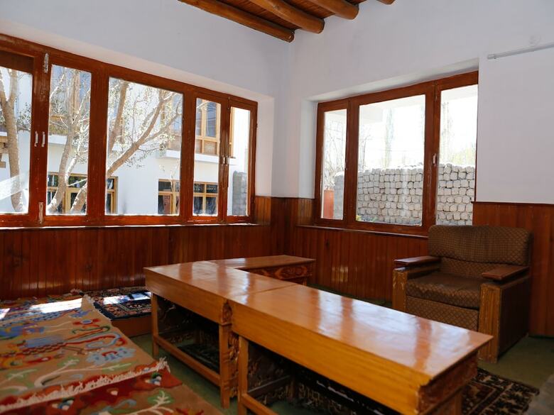 Oyo 11490 Hotel Royal Hill