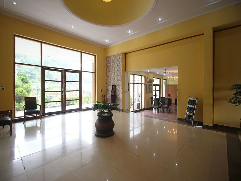 Capital O 6977 Hotel Clarks