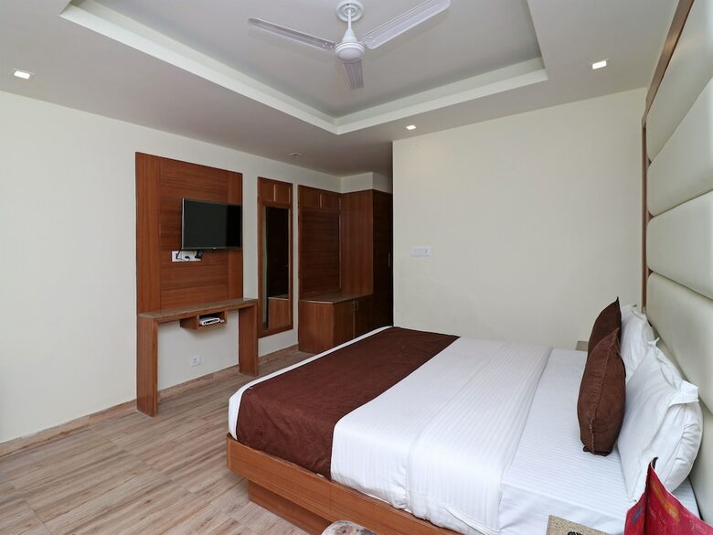 Oyo 13908 Hotel India