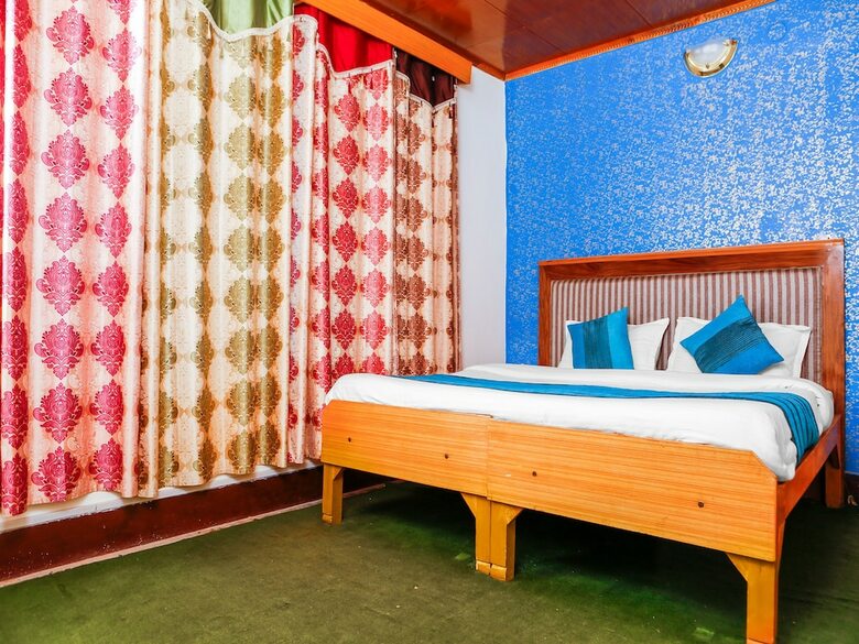 Oyo 14082 Hotel Himalayan Stays
