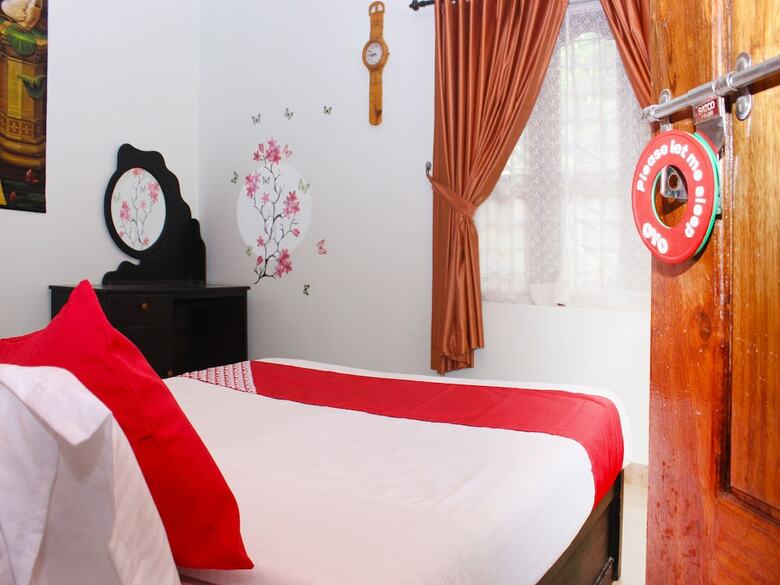 Hotel Oyo 14135 Ashly's Residency