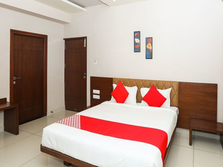 Hotel Oyo 15220 Jn Stay
