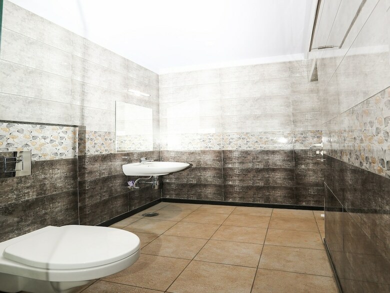 Hotel Oyo 15220 Jn Stay
