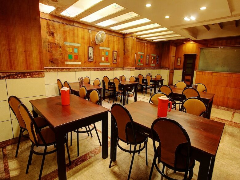 Hotel Oyo 13595 Vt Residency