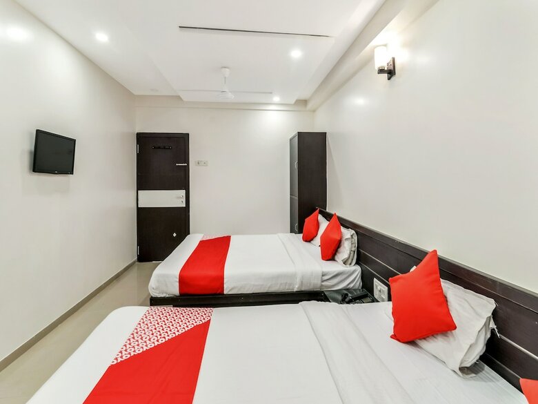 Oyo 12053 Hotel Shri Govind