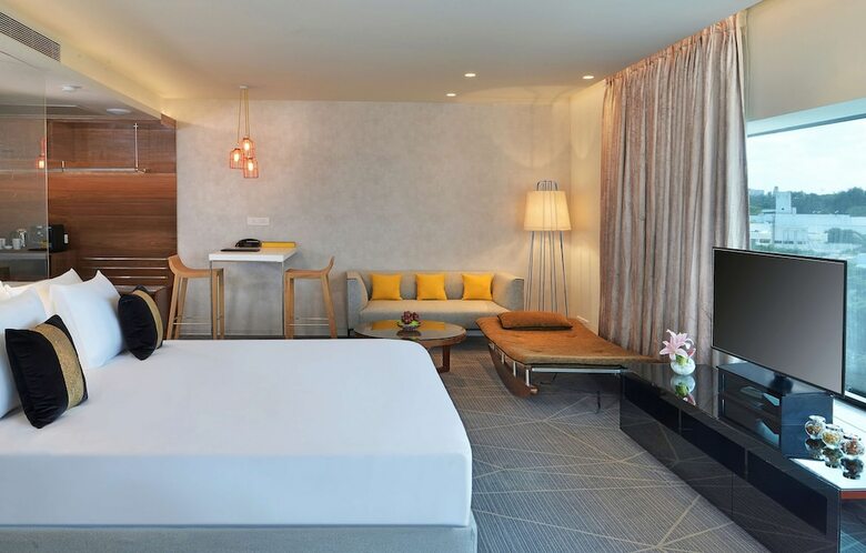 Hotel Radisson Bengaluru City Center