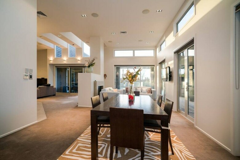 Karaka Luxury Vacation Home With Pool