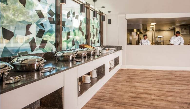 Hotel Stayeasy Cape Town City Bowl