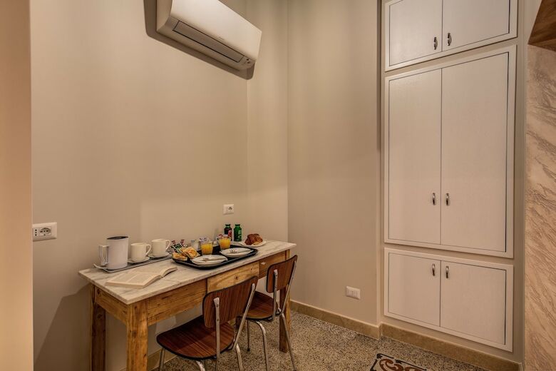 Hotel Colosseo Accomodation Room Guest House
