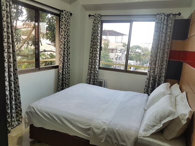 Hotel Tsc Suites By Eastland Residences