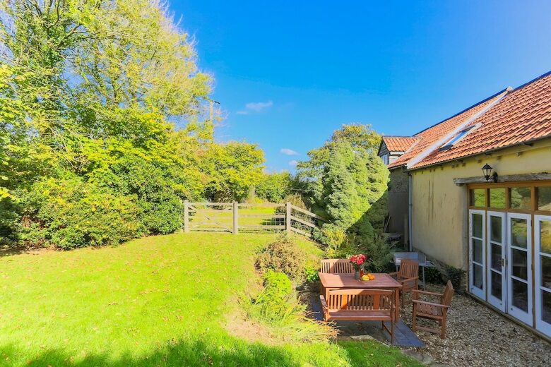 Buckland Brewer Cob Barn 2 Bedrooms