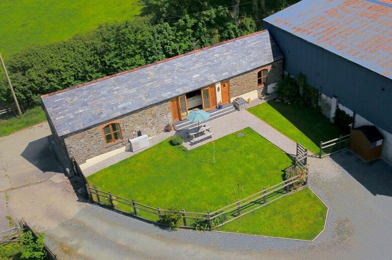 Bradworthy Swallow Parlour 2 Bedrooms