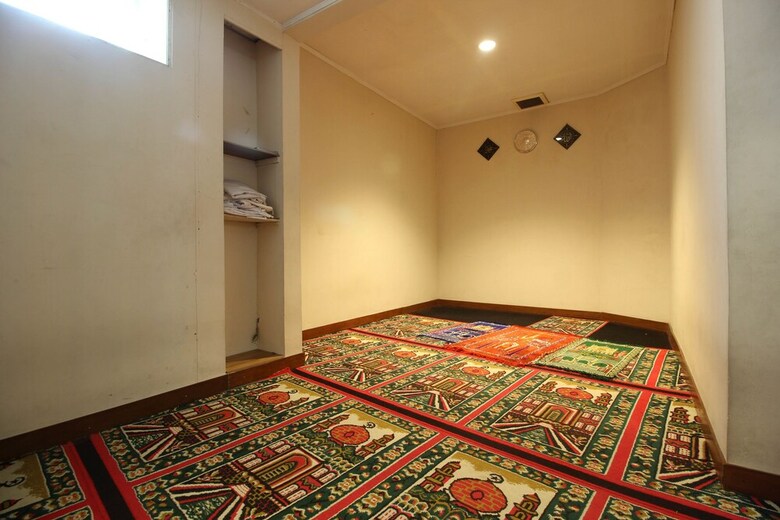Hotel Reddoorz Premium @ Slamet Riyadi 2