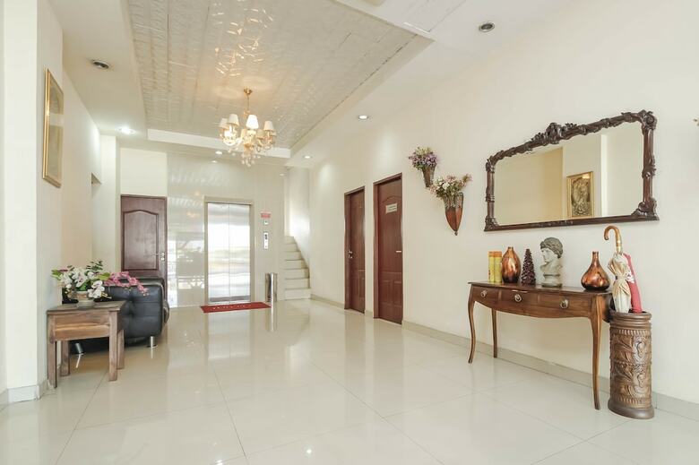 Hotel Reddoorz Plus @ Cikarang