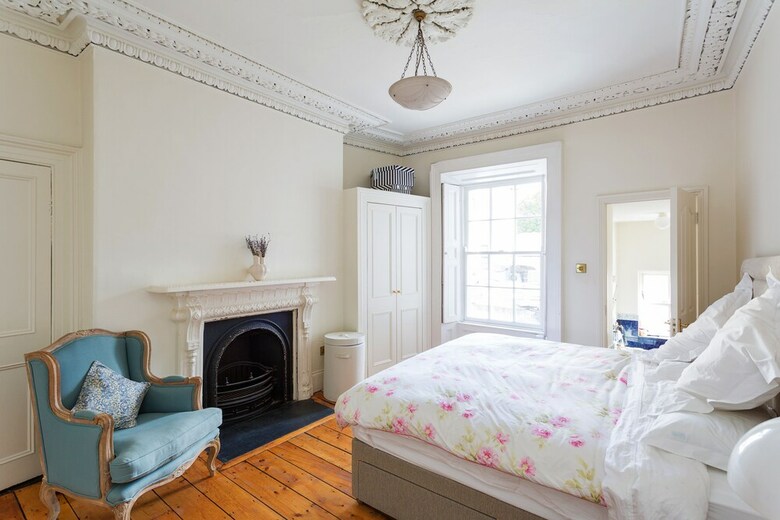 Apartamentos James Joyce Suite - Hiphipstay