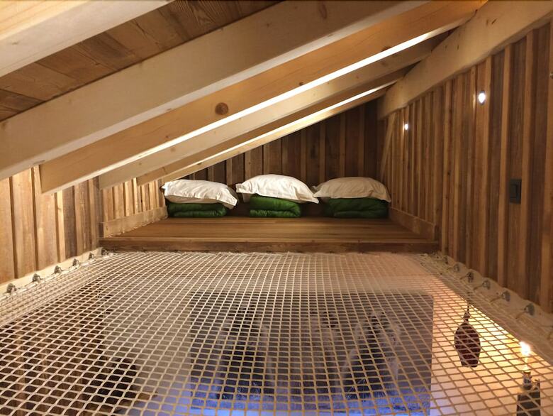 Cabane Entre Terre Et Ciel