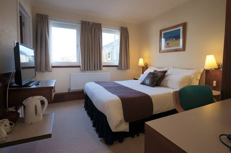 Hotel Cedars Guest House