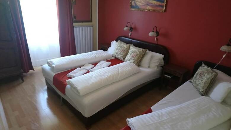 Hotel Napsug�r �s Guly�s Kunyh� �tterem