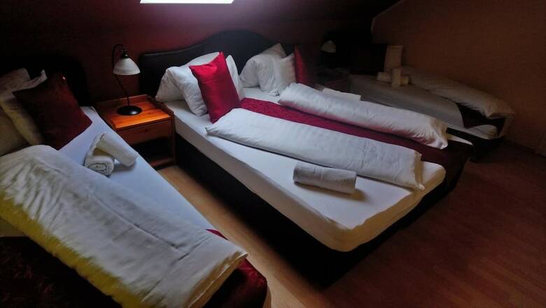 Hotel Napsug�r �s Guly�s Kunyh� �tterem