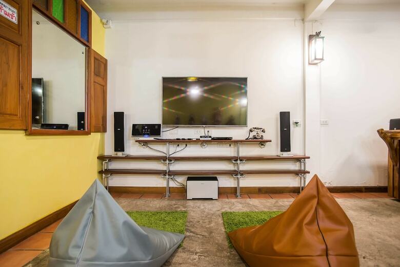 Hostal Banthat Thong Hostel