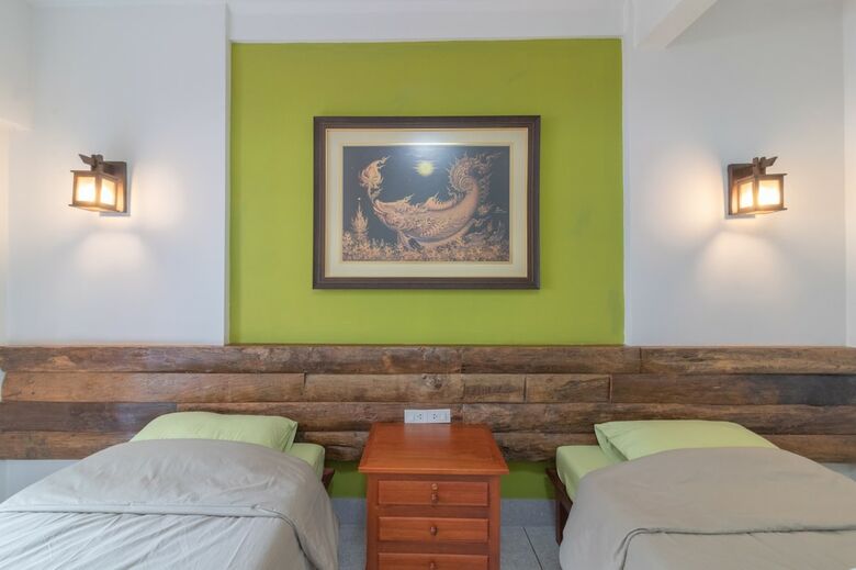 Hostal Banthat Thong Hostel