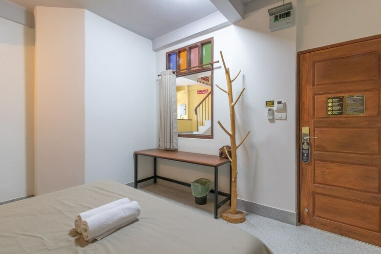 Hostal Banthat Thong Hostel