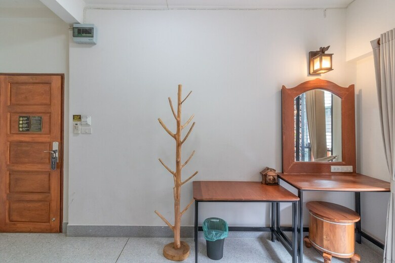 Hostal Banthat Thong Hostel