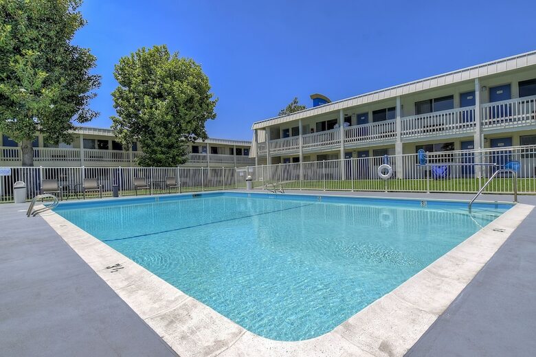 Motel 6 Claremont Ca