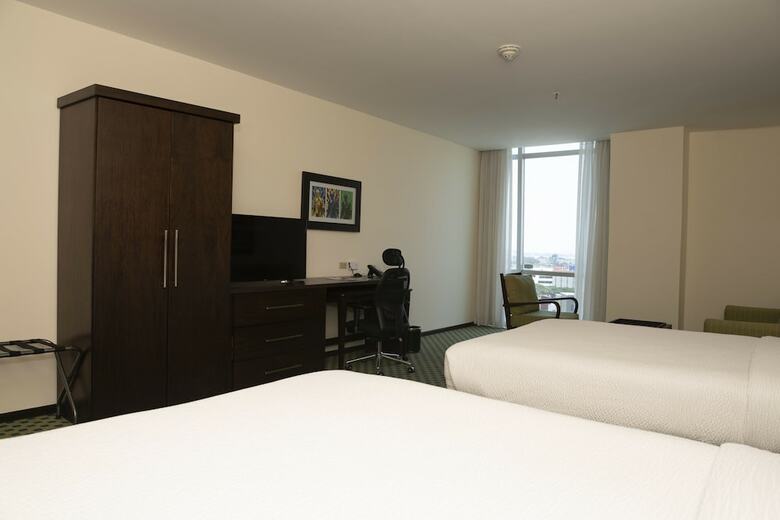 Hotel Courtyard By Marriott Guayaquil