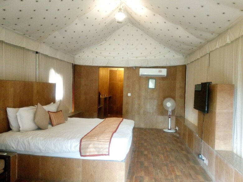 Hotel Suryavilas Luxury Resort And Spa
