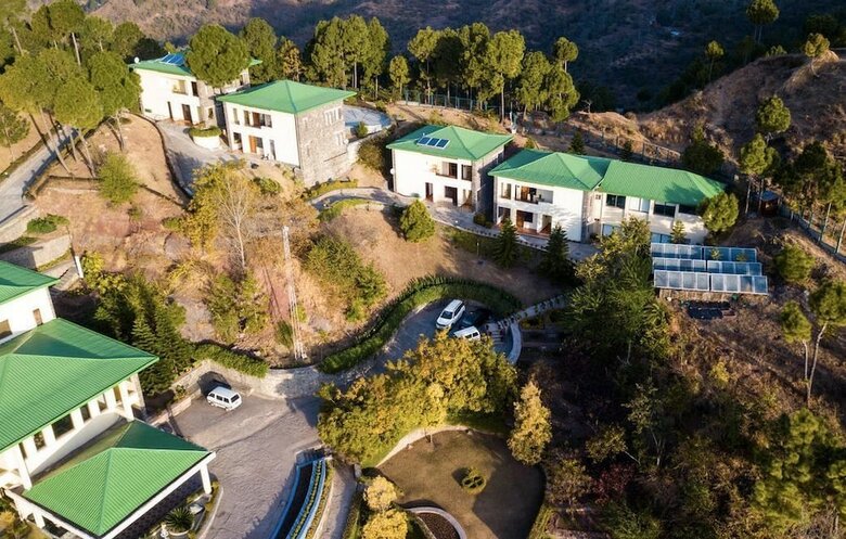 Hotel Suryavilas Luxury Resort And Spa