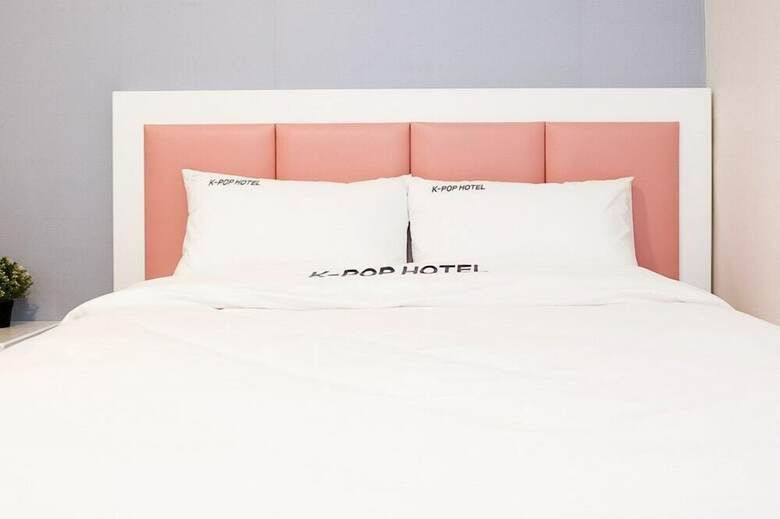 K-pop Hotel