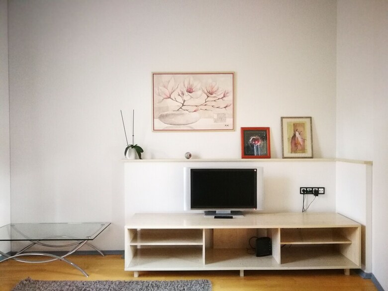 2 Bedroom Apartment Near Town Hall