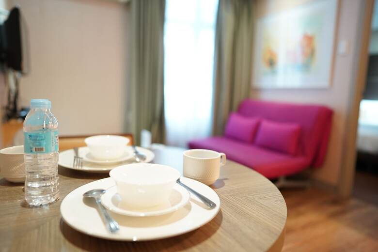 Serena's Suite (makati Ave.)